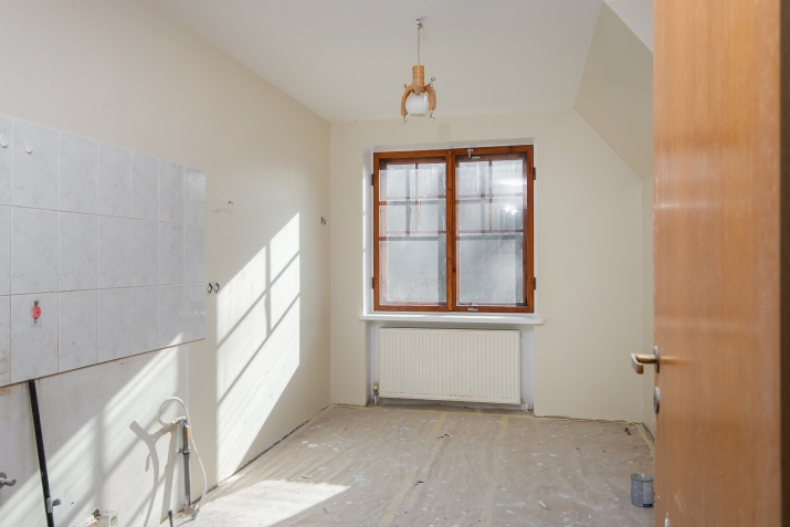 Sludinājumi. Pārdod plašu un saulainu īpašumu Priedkalnē pie Baltezera kanāla. Blakus mežam, uz 3594 m2 liela Cena: 330000 EUR Foto #9