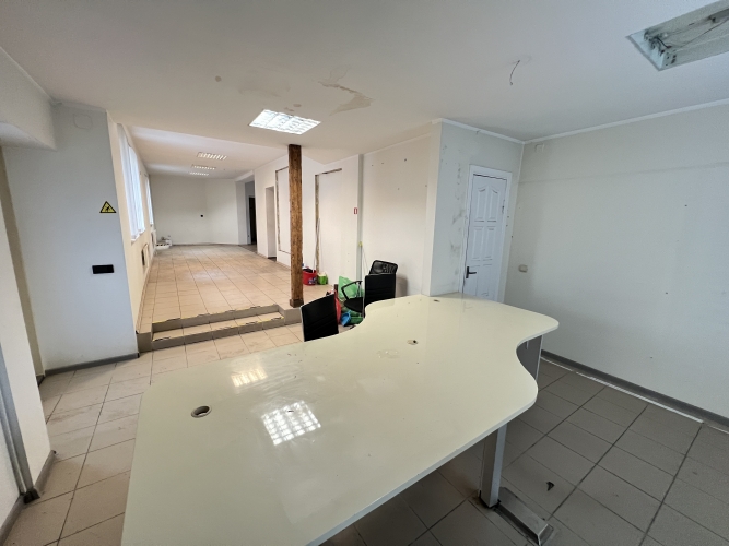 Sludinājumi. Piedāvājumā telpas Krišjāņa Barona 136, Rīgā.  + Kopējā platība 90 m2; + Telpām ieeja no ēkas Cena: 582 EUR/mēn Foto #2