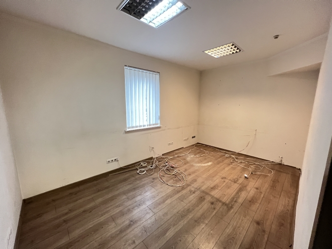 Sludinājumi. Piedāvājumā telpas Krišjāņa Barona 136, Rīgā.  + Kopējā platība 90 m2; + Telpām ieeja no ēkas Cena: 582 EUR/mēn Foto #4