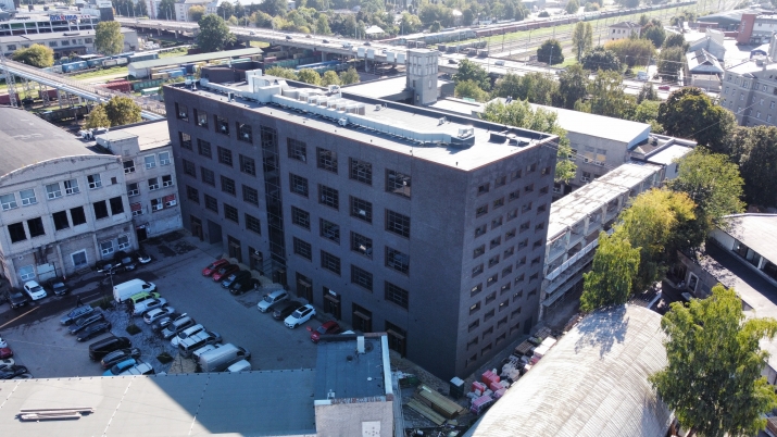 Sludinājumi. Tiek piedāvātas modernas biroja telpas.  + Plānojums un platība ir nedaudz maināma; + bildēm Cena: 3600 EUR/mēn Foto #3