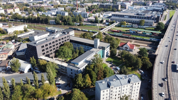 Sludinājumi. Tiek piedāvātas modernas biroja telpas.  + Plānojums un platība ir nedaudz maināma; + bildēm Cena: 3600 EUR/mēn Foto #8