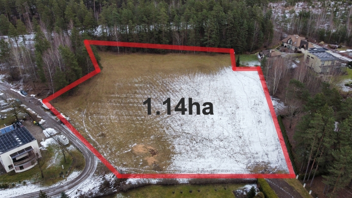 Sludinājumi. Piedāvājumā zemesgabals priekš mazstāvu apbūves- Berģos!  Zemes kopēja platība - 1.14ha.  Ļoti laba Cena: 860400 EUR Foto #1