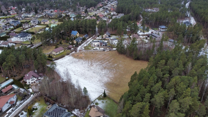 Sludinājumi. Piedāvājumā zemesgabals priekš mazstāvu apbūves- Berģos!  Zemes kopēja platība - 1.14ha.  Ļoti laba Cena: 860400 EUR Foto #4