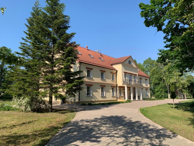 Sludinājumi. Ziemupes muiža pie Baltijas jūras. Īpašums atrodās starp Liepāju un Pāvilostu.  + Klusa un Cena: 950000 EUR Foto #2