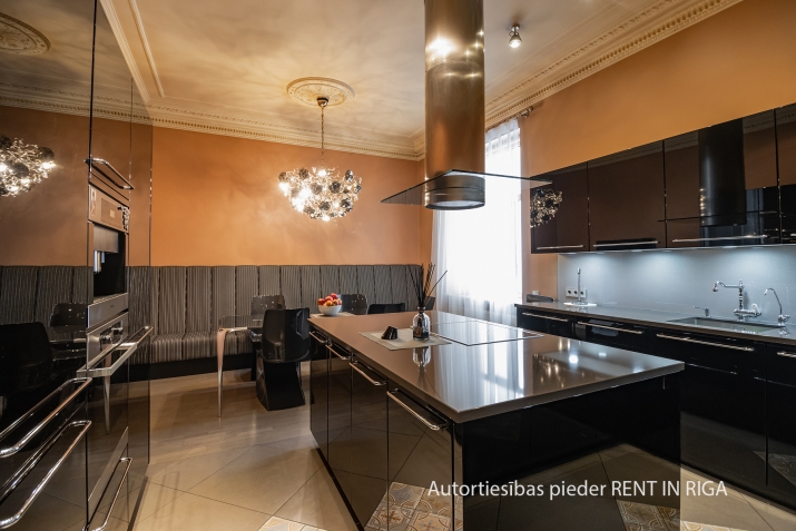 Sludinājumi. Dzīvoklis Rīgas prestižakajā vietā, Elizabates/ Antonijas ielu krustojumā. Piedāvājam izsmalcinātu Cena: 750000 EUR Foto #8