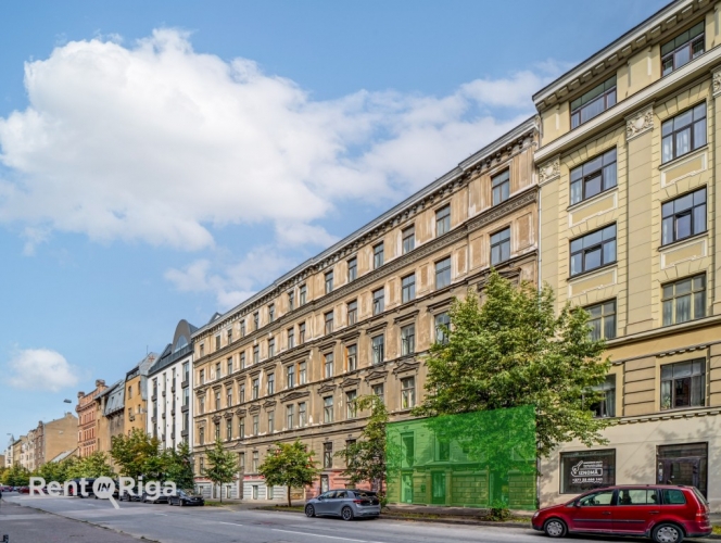 Объявление. Просторная коммерческая недвижимость на продажу на 2 этажах.  Недвижимость расположена на 2 этажах. Цена: 200000 EUR Foto #2