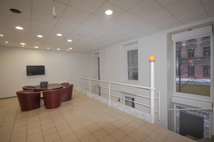 Объявление. Просторная коммерческая недвижимость на продажу на 2 этажах.  Недвижимость расположена на 2 этажах. Цена: 200000 EUR Foto #8