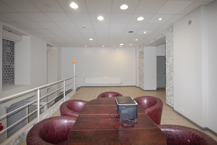 Объявление. Просторная коммерческая недвижимость на продажу на 2 этажах.  Недвижимость расположена на 2 этажах. Цена: 200000 EUR Foto #9