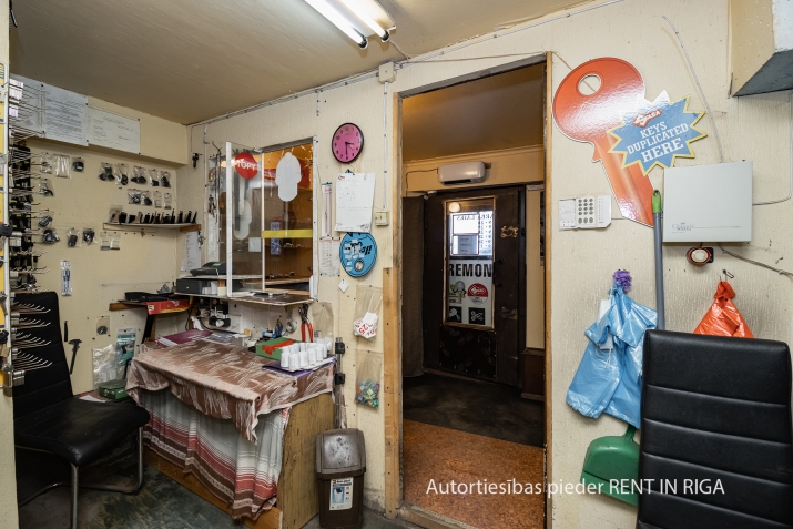 Объявление. Tiek pārdotas telpas redzamā vietā Purvciemā.  Tās ir piemērotas dažādiem uzņēmējdarbības veidiem - Цена: 25000 EUR Foto #5
