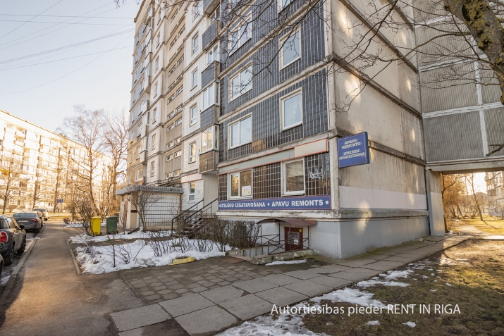 Объявление. Tiek pārdotas telpas redzamā vietā Purvciemā.  Tās ir piemērotas dažādiem uzņēmējdarbības veidiem - Цена: 25000 EUR Foto #2