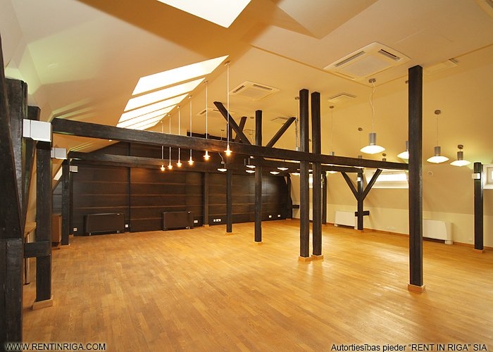 Sludinājumi. Iznomā ekskluzīvas biroja telpas ar pilnu apdari, pašā Rīgas centrā, Dzirnavu un Tērbatas ielu Cena: 3469 EUR/mēn Foto #1