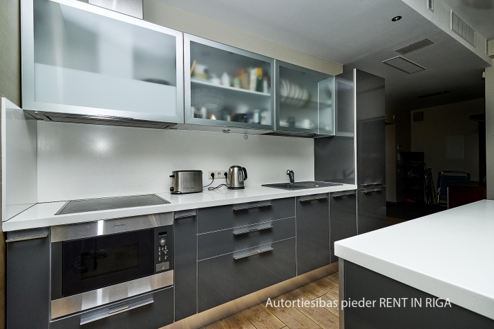 Sludinājumi. Tiek pārdots patiesi plašs un ērts dzīvoklis Dzintaros, šis dzīvoklis radīs īstu kurorta un Cena: 275000 EUR Foto #5