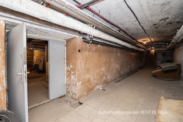 Sludinājumi. Tiek piedāvātas pagrabstāva telpas pie Vidzemes tirgus par zemu cenu.  Telpas atrodas izdevīgā Cena: 100 EUR/mēn Foto #4
