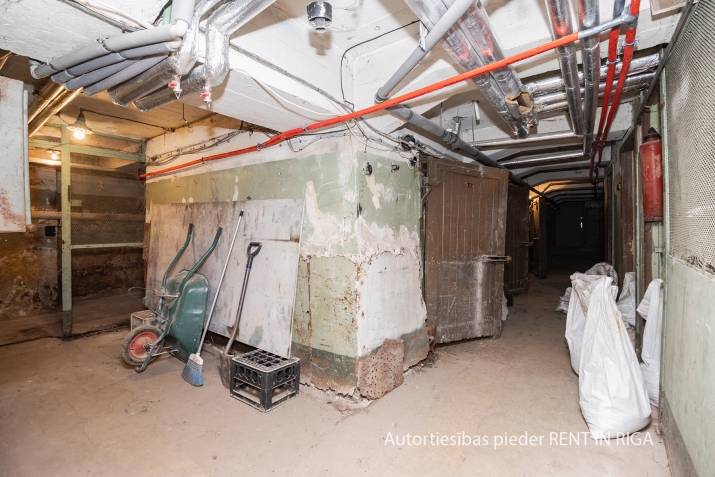Sludinājumi. Tiek piedāvātas pagrabstāva telpas pie Vidzemes tirgus par zemu cenu.  Telpas atrodas izdevīgā Cena: 100 EUR/mēn Foto #5