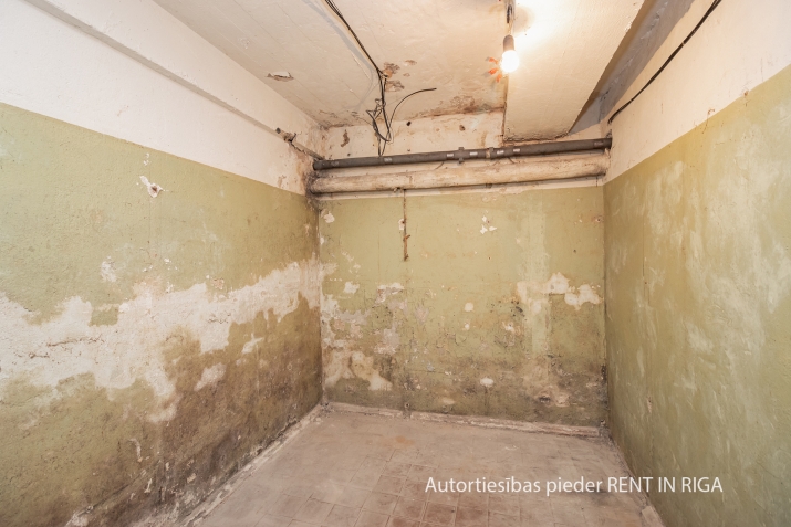 Sludinājumi. Tiek piedāvātas pagrabstāva telpas pie Vidzemes tirgus par zemu cenu.  Telpas atrodas izdevīgā Cena: 100 EUR/mēn Foto #3
