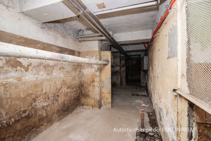 Sludinājumi. Tiek piedāvātas pagrabstāva telpas pie Vidzemes tirgus par zemu cenu.  Telpas atrodas izdevīgā Cena: 100 EUR/mēn Foto #9