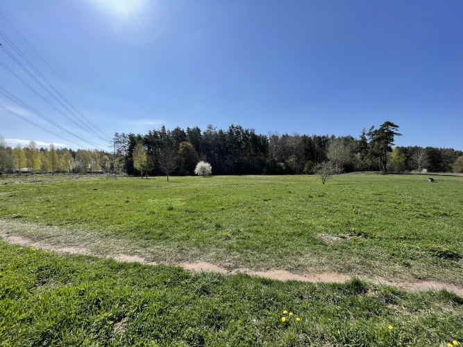 Sludinājumi. Pārdod Zemi Pļavniekos. Apkārtnē atrodas veiksmīgi realizētie daudzīvokļu māju projekti. Īpašums Cena: 549840 EUR Foto #2