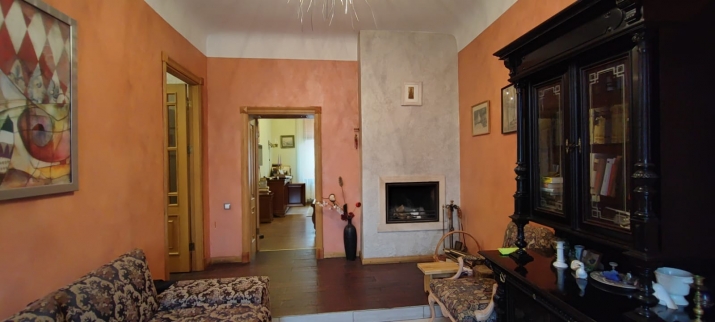 Sludinājumi. Tiek pārdots plašs 4 istabu dzīvoklis Valdemāra ielā.  Dzīvoklim ir pārdomāts plānojums. Virtuve ar Cena: 224000 EUR Foto #5