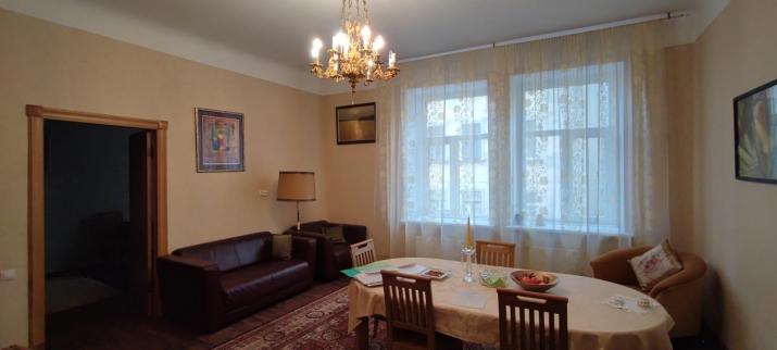 Sludinājumi. Tiek pārdots plašs 4 istabu dzīvoklis Valdemāra ielā.  Dzīvoklim ir pārdomāts plānojums. Virtuve ar Cena: 224000 EUR Foto #1