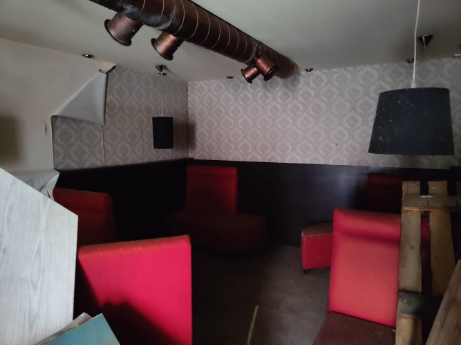 Sludinājumi. Telpas kafejnīcai vai bāram Vecrīgā.  Telpu plānojumā ietilpst viena lielā zāle ar ieeju uz Cena: 980 EUR/mēn Foto #7