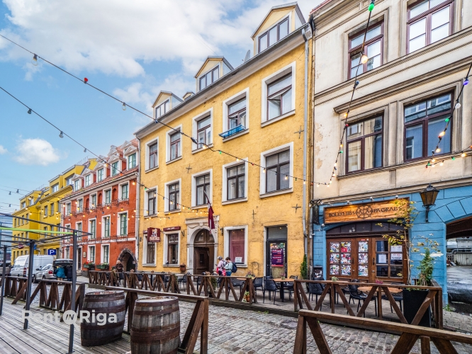 Sludinājumi. Telpas kafejnīcai vai bāram Vecrīgā.  Telpu plānojumā ietilpst viena lielā zāle ar ieeju uz Cena: 980 EUR/mēn Foto #3