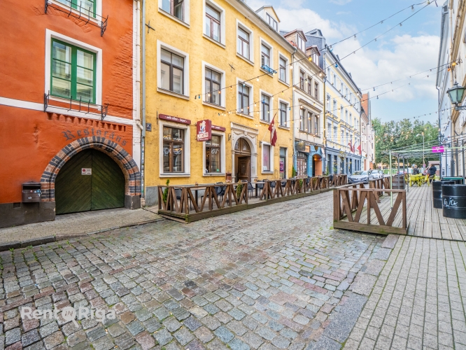 Sludinājumi. Telpas kafejnīcai vai bāram Vecrīgā.  Telpu plānojumā ietilpst viena lielā zāle ar ieeju uz Cena: 980 EUR/mēn Foto #9