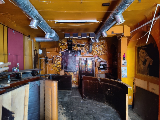 Sludinājumi. Telpas kafejnīcai vai bāram Vecrīgā.  Telpu plānojumā ietilpst viena lielā zāle ar ieeju uz Cena: 980 EUR/mēn Foto #4