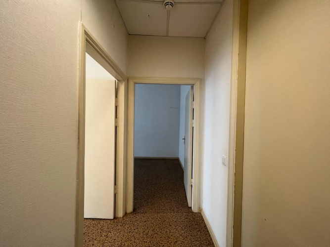 Sludinājumi. Iznomā biroja telpas vēsturiskajā \'Kaķu mājā\'.  + Lokācija; + tuvumā restorāni, kafejnīcas un Cena: 255 EUR/mēn Foto #4