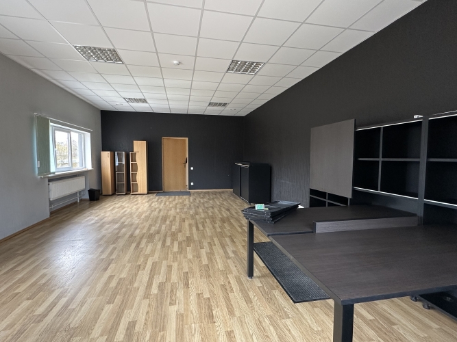 Sludinājumi. Birojs biroju un noliktavu kompleksa pagalma ēkā.  Fiksēta nomas maksa.  Atsevišķa maksa par Cena: 408 EUR/mēn Foto #2