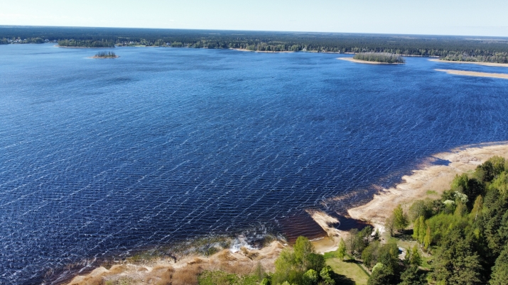Sludinājumi. Zeme ar skatu uz saulrietu Ezera krastā. Pārdošanā ekskluzīvs zemesgabals  Lielā Baltezera krastā, Cena: 400000 EUR Foto #2