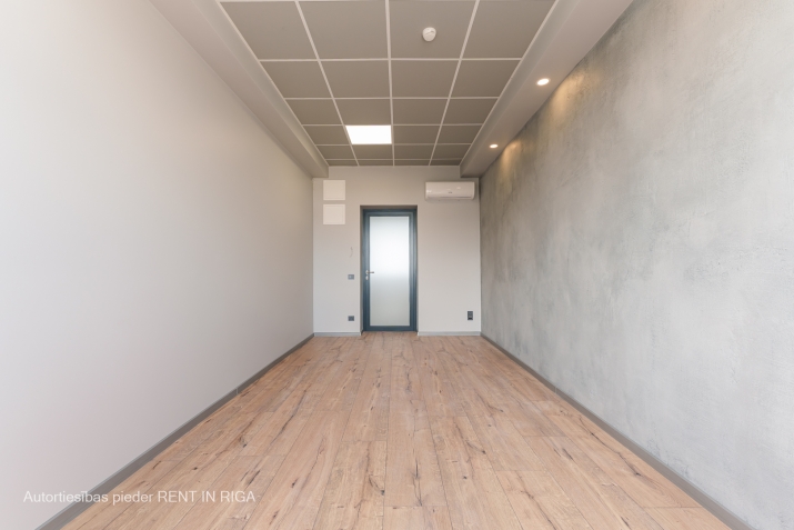 Sludinājumi. Birojs renovētā ēkā Pļavniekos. 10 EUR/m2+ PVN, kuros iekļauti visi komunālie maksājumi. Telpas Cena: 2500 EUR/mēn Foto #7