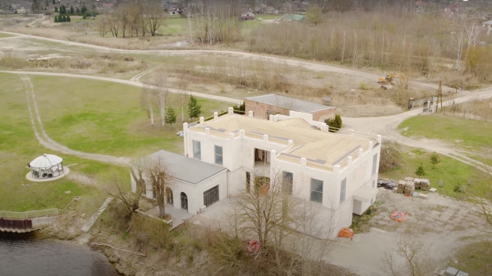 Sludinājumi. Ekskluzīvs īpašumu Jelgavā, Lielupes krastā.   + Objektu veido daudzstūra formas zemes gabals ar Cena: 950000 EUR Foto #2