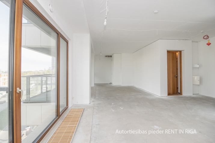 Sludinājumi. Pārdod dzīvokli jaunajā projektā Filozofu Rezidencē.  Dzīvoklis atrodas ēkas sestajā stāvā, tā Cena: 276000 EUR Foto #4