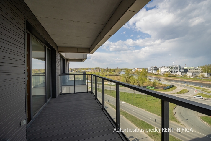 Sludinājumi. Pārdod dzīvokli jaunajā projektā Filozofu Rezidencē.  Dzīvoklis atrodas ēkas sestajā stāvā, tā Cena: 276000 EUR Foto #3