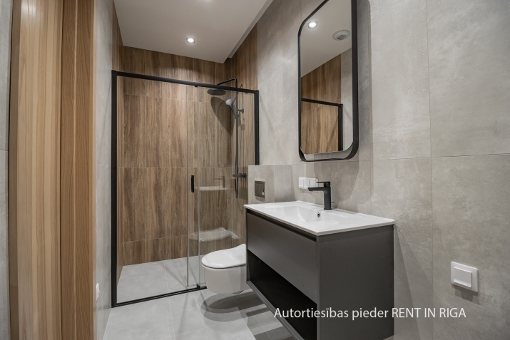 Sludinājumi. Pārdod trīsistabu dzīvokli jaunajā projektā Filozofu Rezidencē.  Dzīvoklis atrodas ēkas 11. stāvā. Cena: 285000 EUR Foto #4