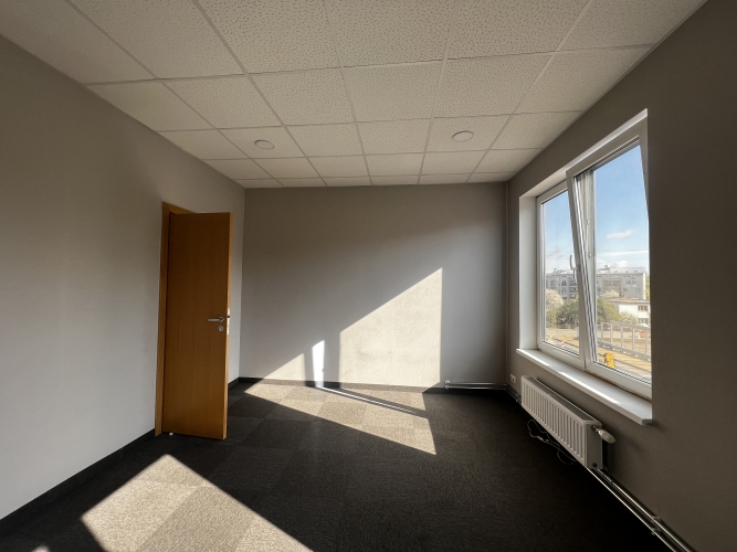 Sludinājumi. Piedāvājumā Birojs Braslas Industriālajā Parkā, Braslas iela 22d, Rīgā.  + Renovētā ēkā; + Kopējā Cena: 96 EUR/mēn Foto #3