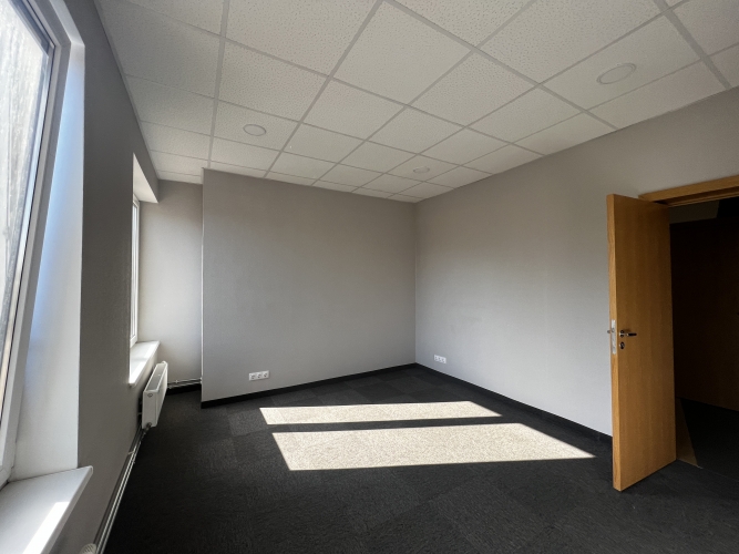 Sludinājumi. Piedāvājumā Birojs Braslas Industriālajā Parkā, Braslas iela 22d, Rīgā.  + Renovētā ēkā; + Kopējā Cena: 96 EUR/mēn Foto #2