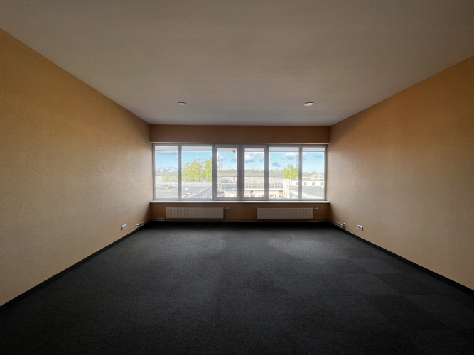 Sludinājumi. Piedāvājumā Birojs Braslas Industriālajā Parkā, Braslas iela 22d, Rīgā.  + Renovētā ēkā; + Kopējā Cena: 198 EUR/mēn Foto #1