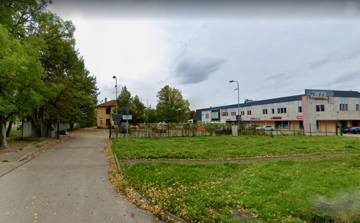 Sludinājumi. Nomai tiek piedāvāts asfaltēts laukums 3000 m2 platībā.  + Asfaltēts laukums atrodas Ķīšezera ielas Cena: 3050 EUR/mēn Foto #2