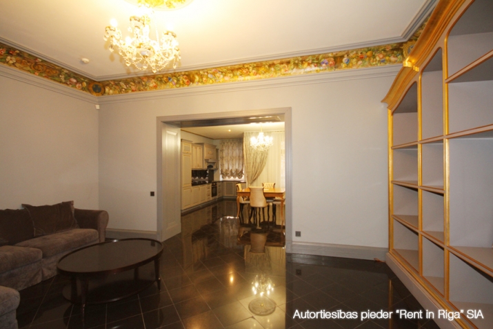 Sludinājumi. Pārdod 3 istabu dzīvokli klusajā centrā, Ausekļa ielā 3, Rīgā. - Augstais pirmais stāvs - Kopējā Cena: 272000 EUR Foto #3