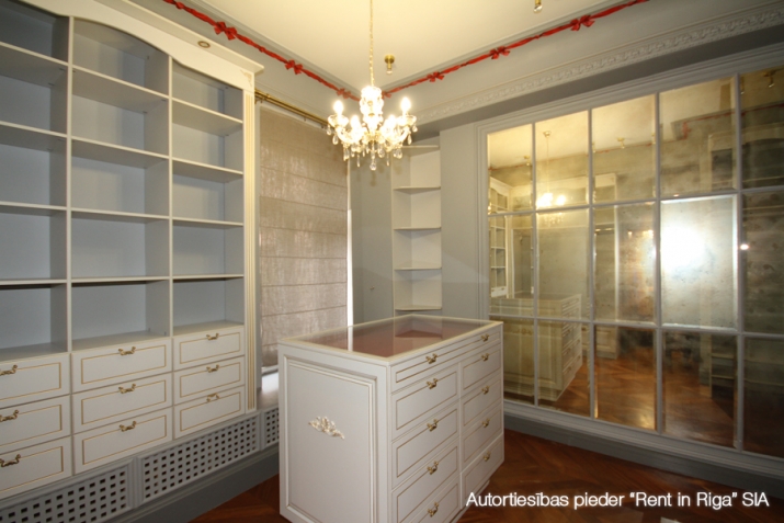 Sludinājumi. Pārdod 3 istabu dzīvokli klusajā centrā, Ausekļa ielā 3, Rīgā. - Augstais pirmais stāvs - Kopējā Cena: 272000 EUR Foto #4