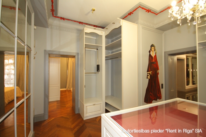 Sludinājumi. Pārdod 3 istabu dzīvokli klusajā centrā, Ausekļa ielā 3, Rīgā. - Augstais pirmais stāvs - Kopējā Cena: 272000 EUR Foto #5