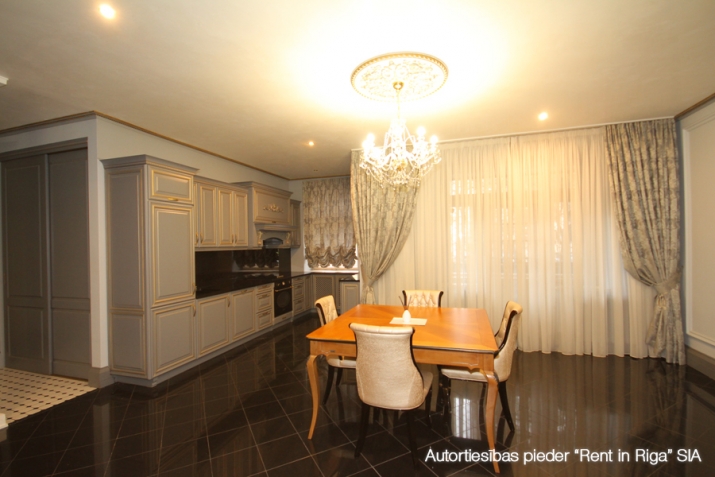 Sludinājumi. Pārdod 3 istabu dzīvokli klusajā centrā, Ausekļa ielā 3, Rīgā. - Augstais pirmais stāvs - Kopējā Cena: 272000 EUR Foto #8