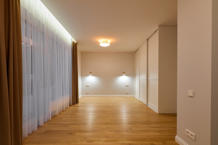 Sludinājumi. Ekskluzīvs dzīvokļis ar apdari un izeju uz teritoriju. Pārdomāts un ērts plānojums: plaša Cena: 468500 EUR Foto #7