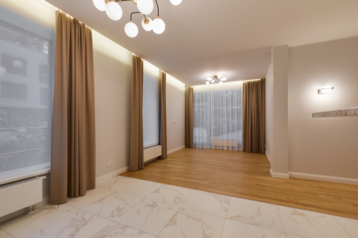 Sludinājumi. Ekskluzīvs dzīvokļis ar apdari un izeju uz teritoriju. Pārdomāts un ērts plānojums: plaša Cena: 468500 EUR Foto #6