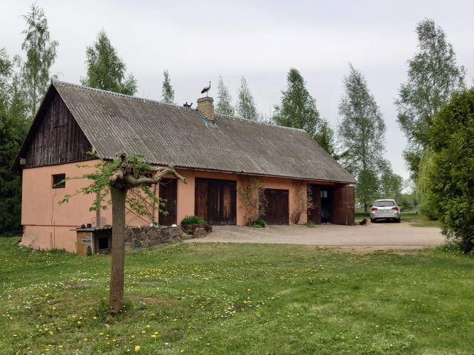Sludinājumi. Īpašumā ietilpst dzīvojamā ēka 177 m2. Pirmajā stāvā ir koridors, viesistaba ar kamīnu, virtuve, Cena: 228000 EUR Foto #5