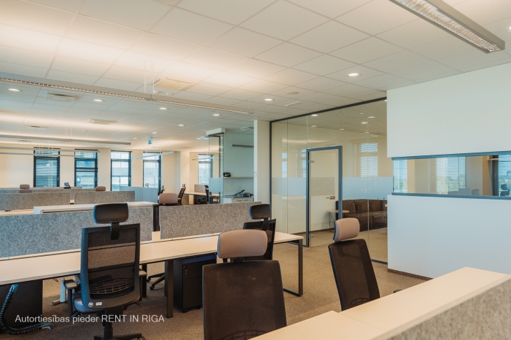 Sludinājumi. Atvērta tipa biroja telpas biroju ēkas Place Eleven.  Plānojums - atvērta tipa (open space) telpas, Cena: 8528 EUR/mēn Foto #3
