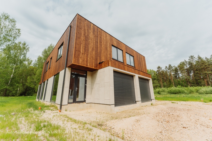 Sludinājumi. Piedāvājam iegādāties dvīņu mājas daļu meža ielokā  ideāls variants tiem, kas novērtē klusumu un Cena: 110000 EUR Foto #2