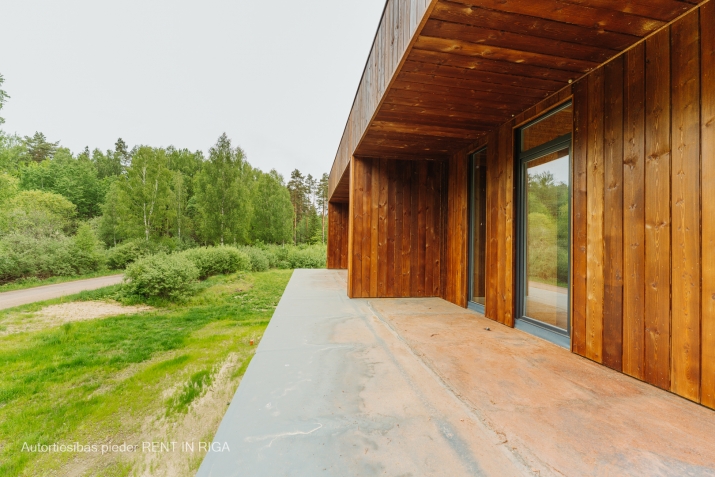 Sludinājumi. Piedāvājam iegādāties dvīņu mājas daļu meža ielokā  ideāls variants tiem, kas novērtē klusumu un Cena: 110000 EUR Foto #7