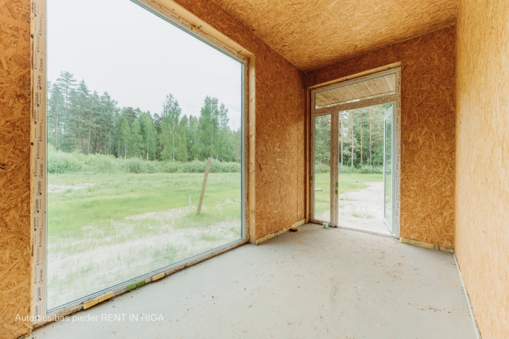 Sludinājumi. Piedāvājam iegādāties dvīņu mājas daļu meža ielokā  ideāls variants tiem, kas novērtē klusumu un Cena: 110000 EUR Foto #7